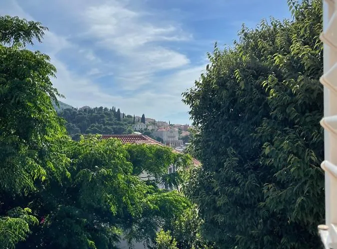 Πανσιόν Piazza